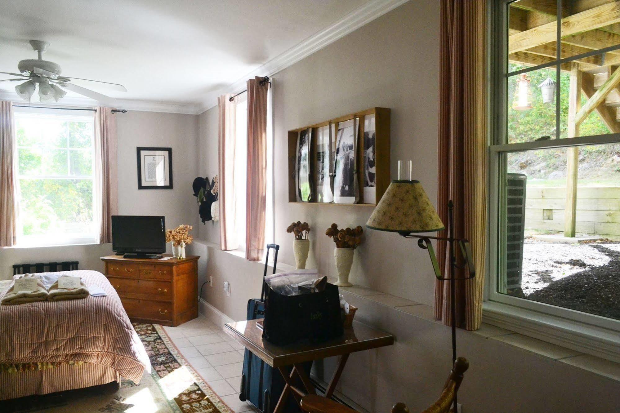 Josephine'S On The Bay Bed And Breakfast Hull Eksteriør billede